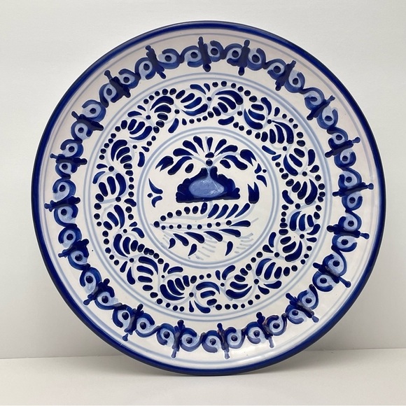 White and Blue Talavera Ali Pue Mexico Pottery Plate - Picture 6 of 6